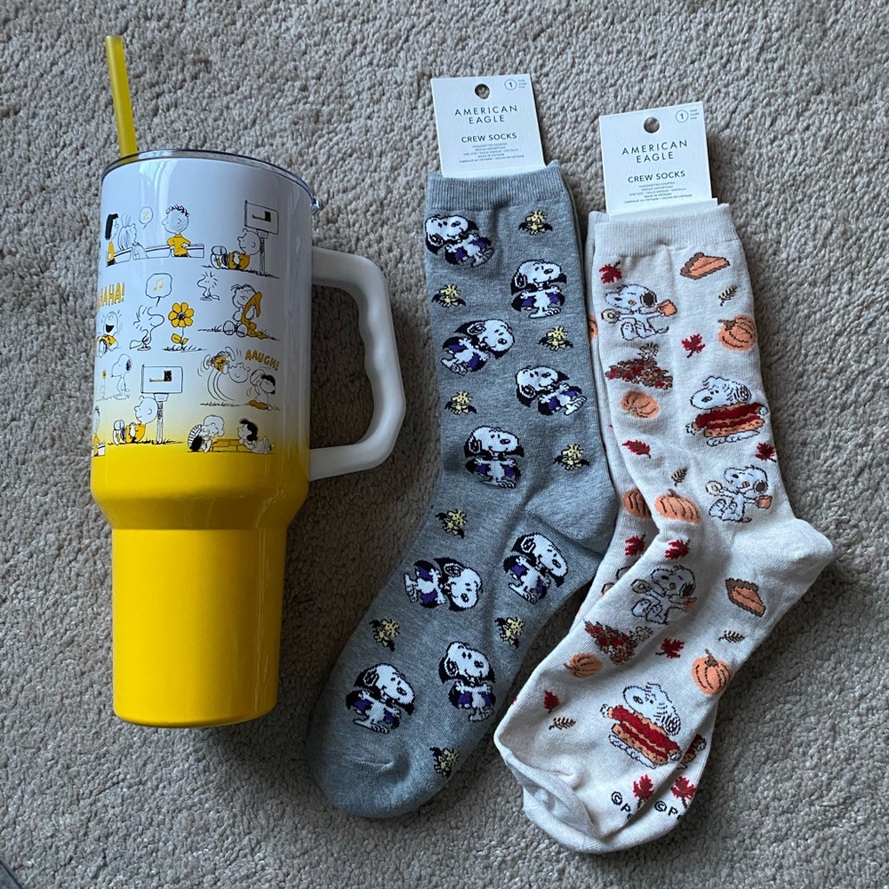 American Eagle Outfitters Snoopy Crew Socks Set & Tumbler